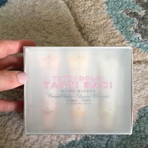 Tutti dolci tanti baci many kisses